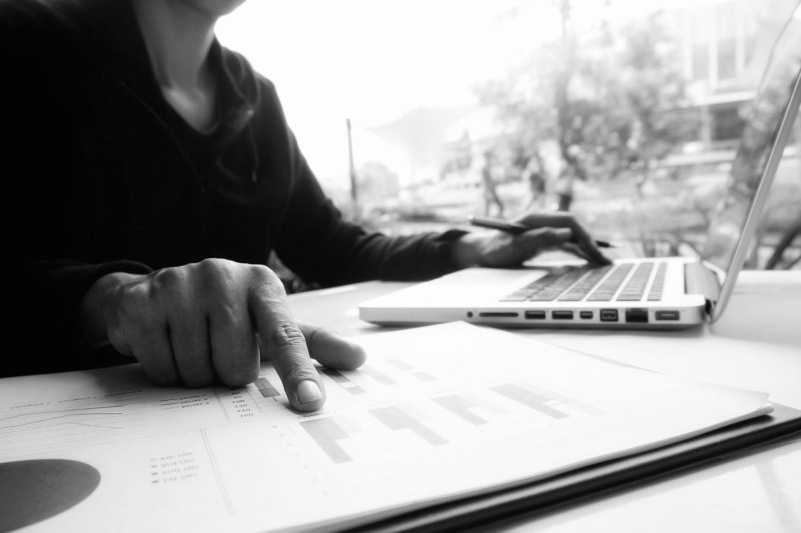 Collaborative on-page SEO strategy session with technical implementation planning